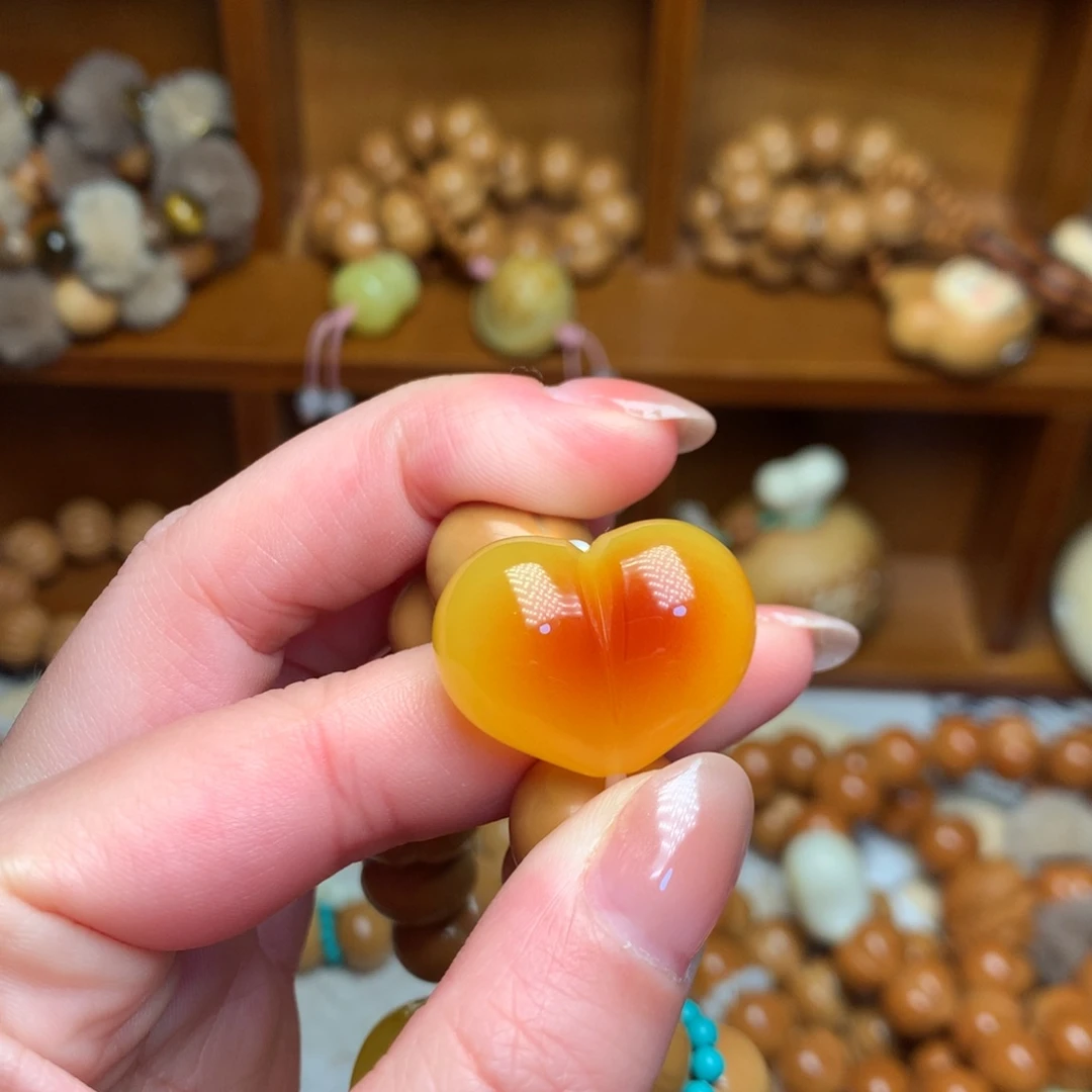 小***微猴头核桃吊坠爱心