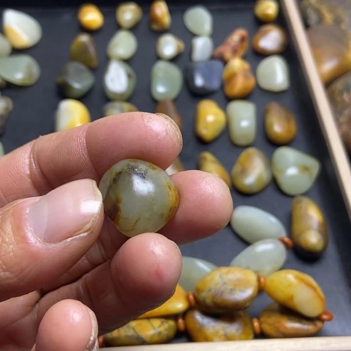 今***缘和田玉（糖玉）未镶嵌珠宝奇石