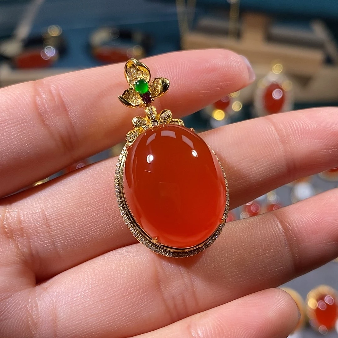 南红玛瑙颈饰18K金镶嵌