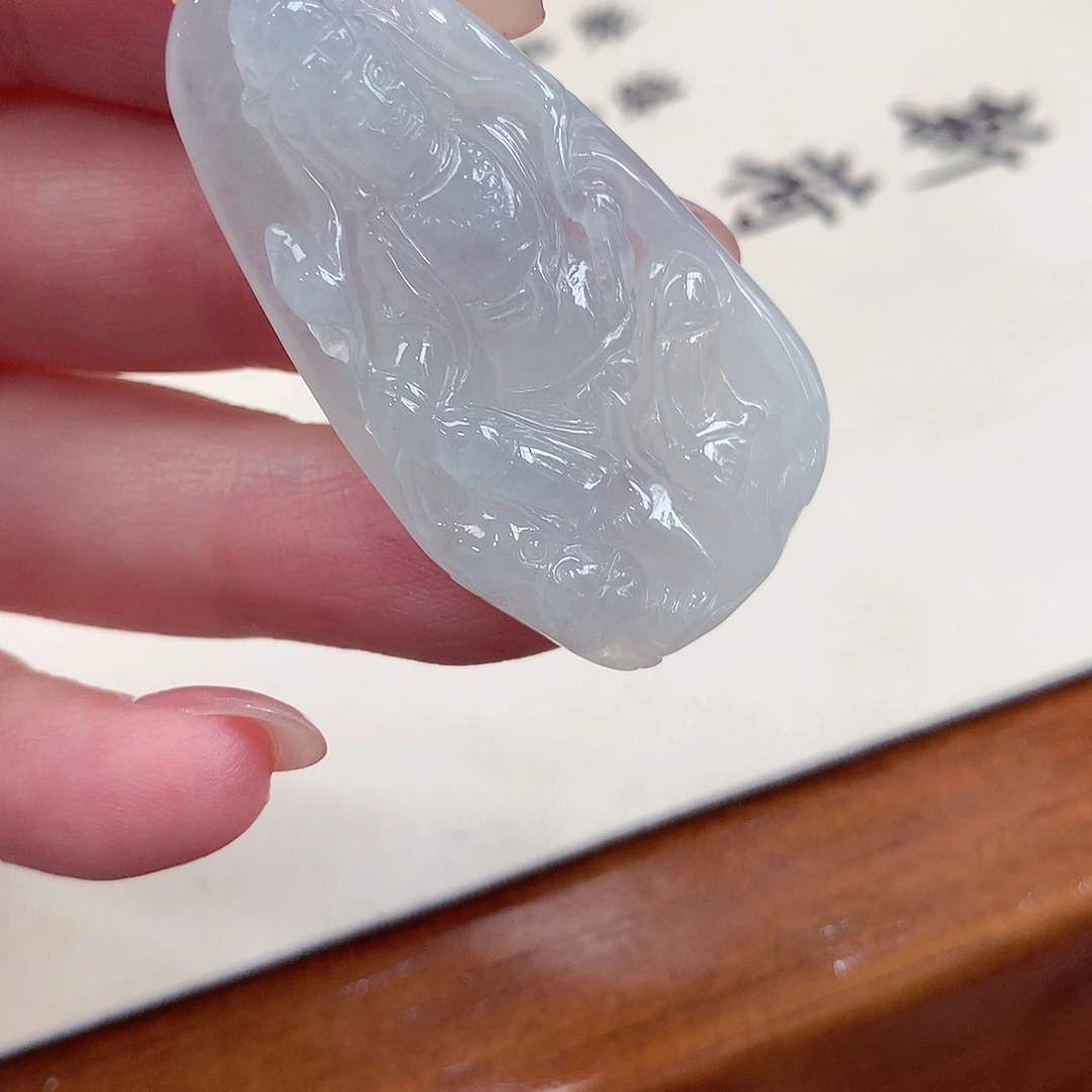 翡翠18K金镶嵌颈饰吊坠