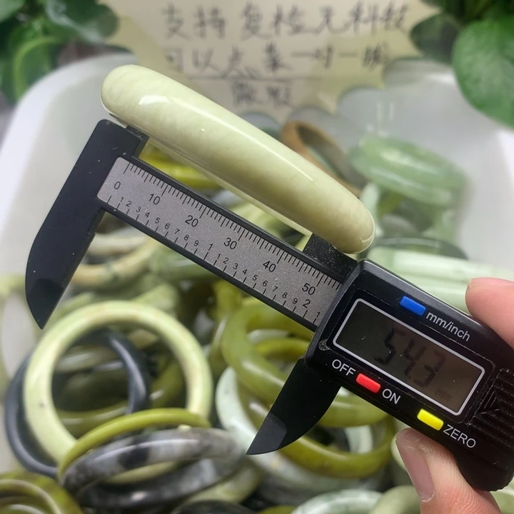 蛇纹石玉未镶嵌手镯15