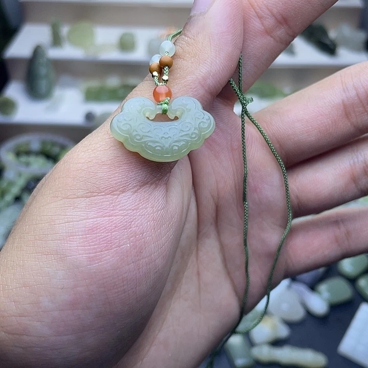 和田玉（糖玉）未镶嵌颈饰