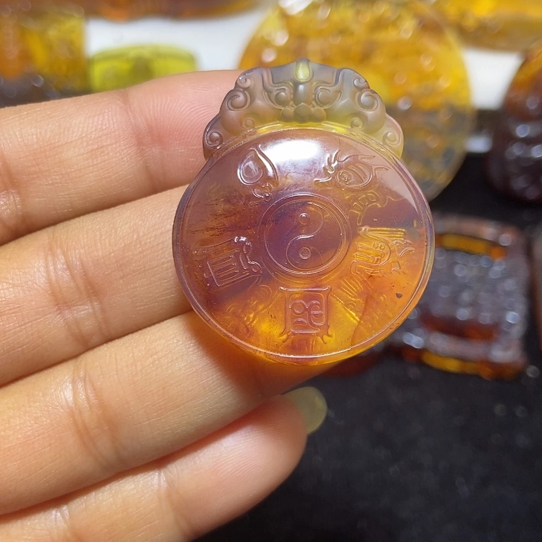 琥珀未镶嵌颈饰缅甸天然琥珀吊坠