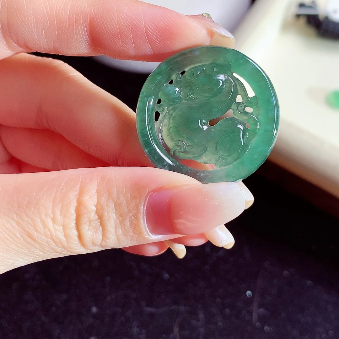 颈饰未镶嵌翡翠天然