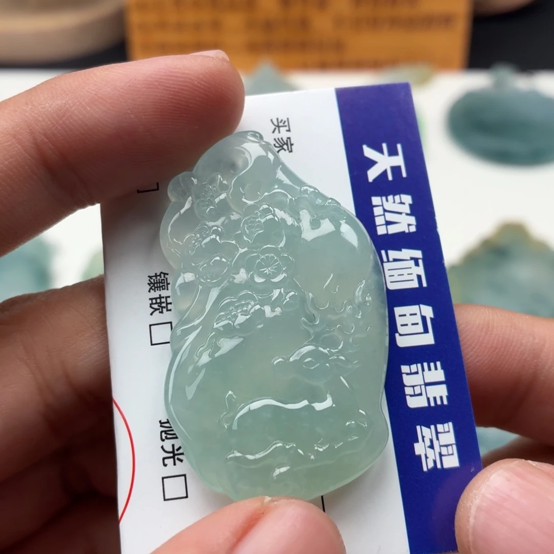 定制翡翠未镶嵌梅花鹿