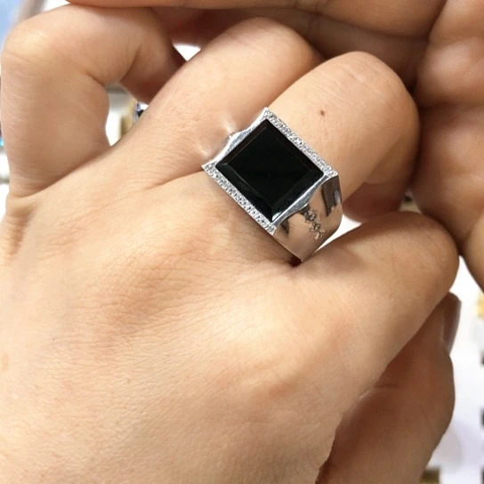 翡翠戒指18K金镶嵌缅甸天然A货翡翠