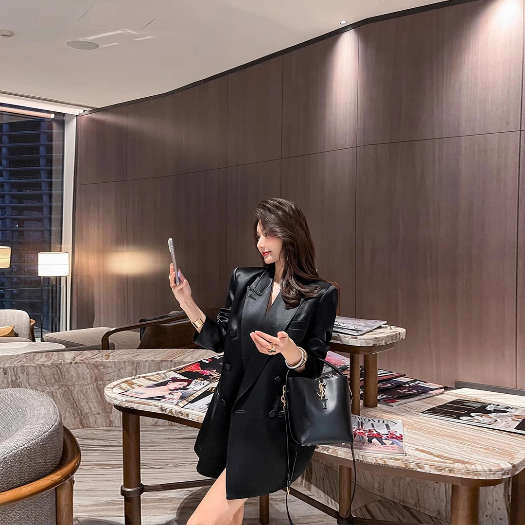 黑色醋酸西装外套女2025春秋新款高级感韩版宽松气质西服上衣潮