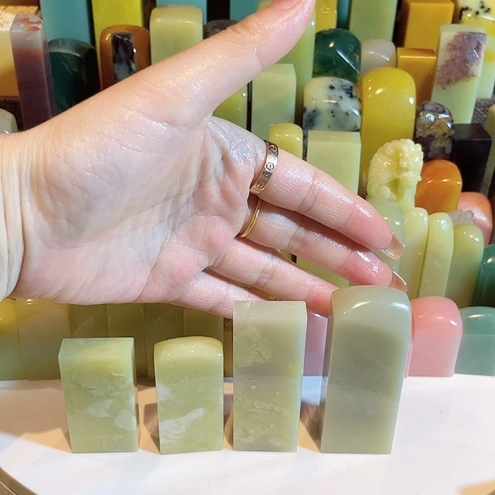 蒋***刻青田石老矿青田石