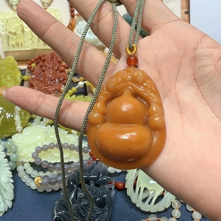 未镶嵌蛇纹石玉吊坠