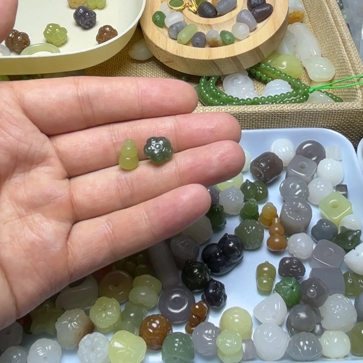 婉***约手链未镶嵌和田玉