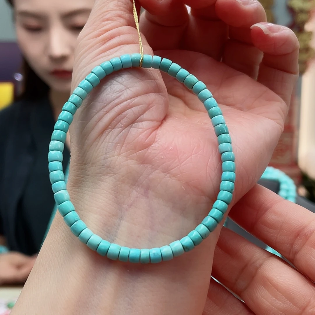 绿松石颈饰未镶嵌