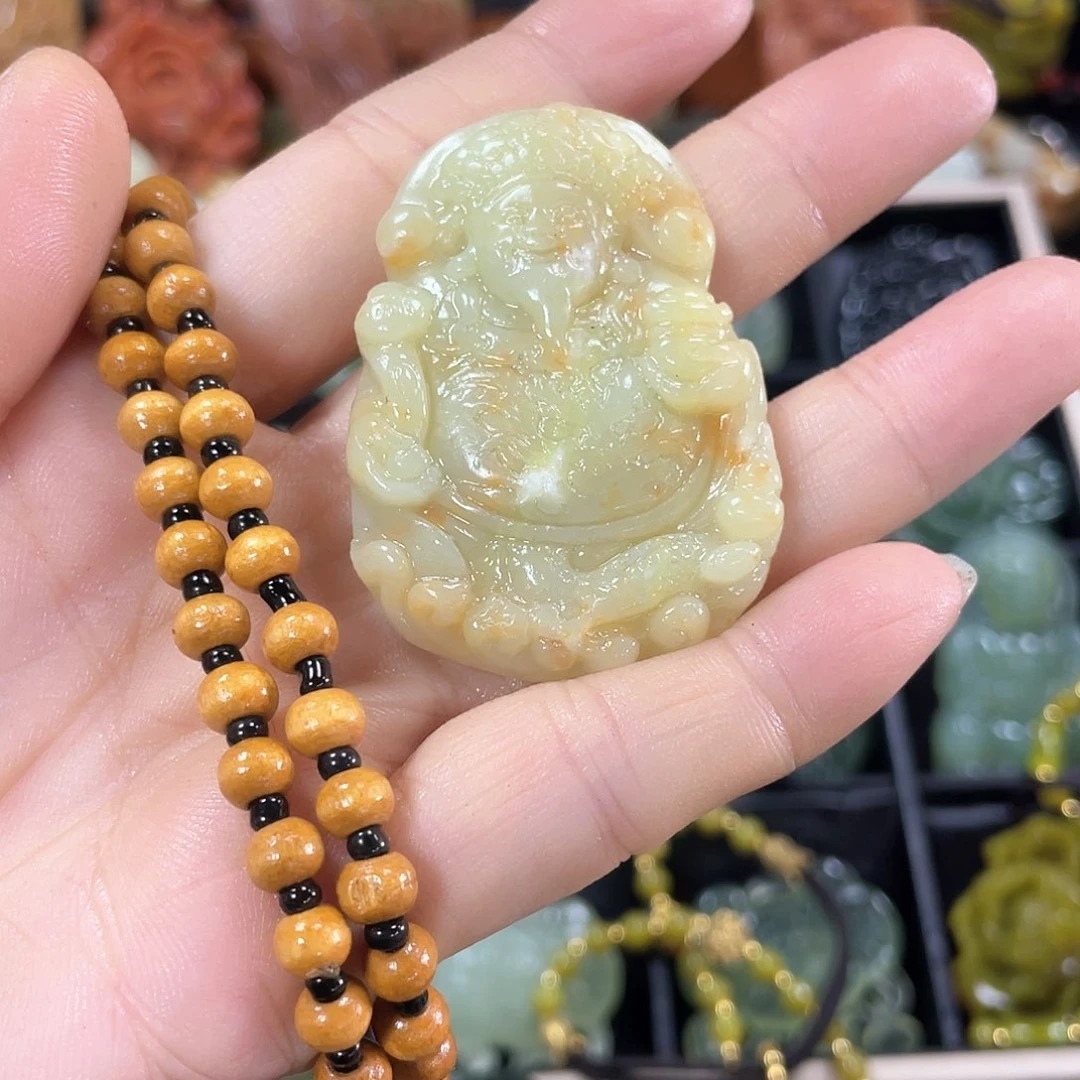 蛇纹石玉颈饰未镶嵌