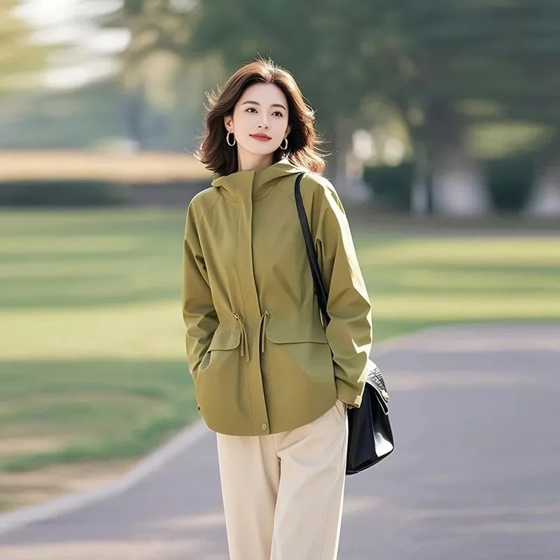 早秋装女款2025年新款独特超好看减龄漂亮洋气小个子休闲绿色外套