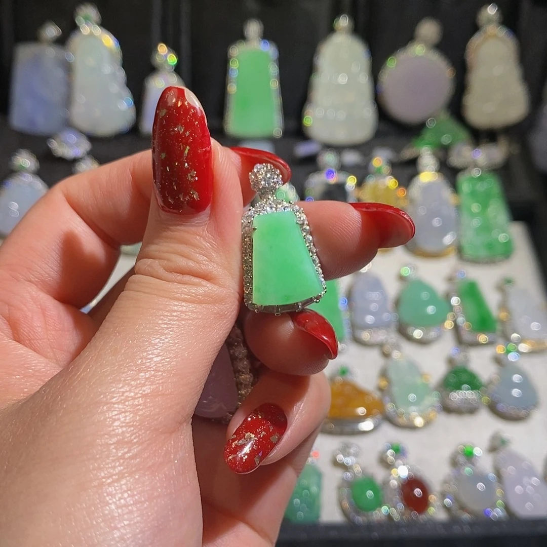 翡翠颈饰银S925镶嵌*️***天然翡翠