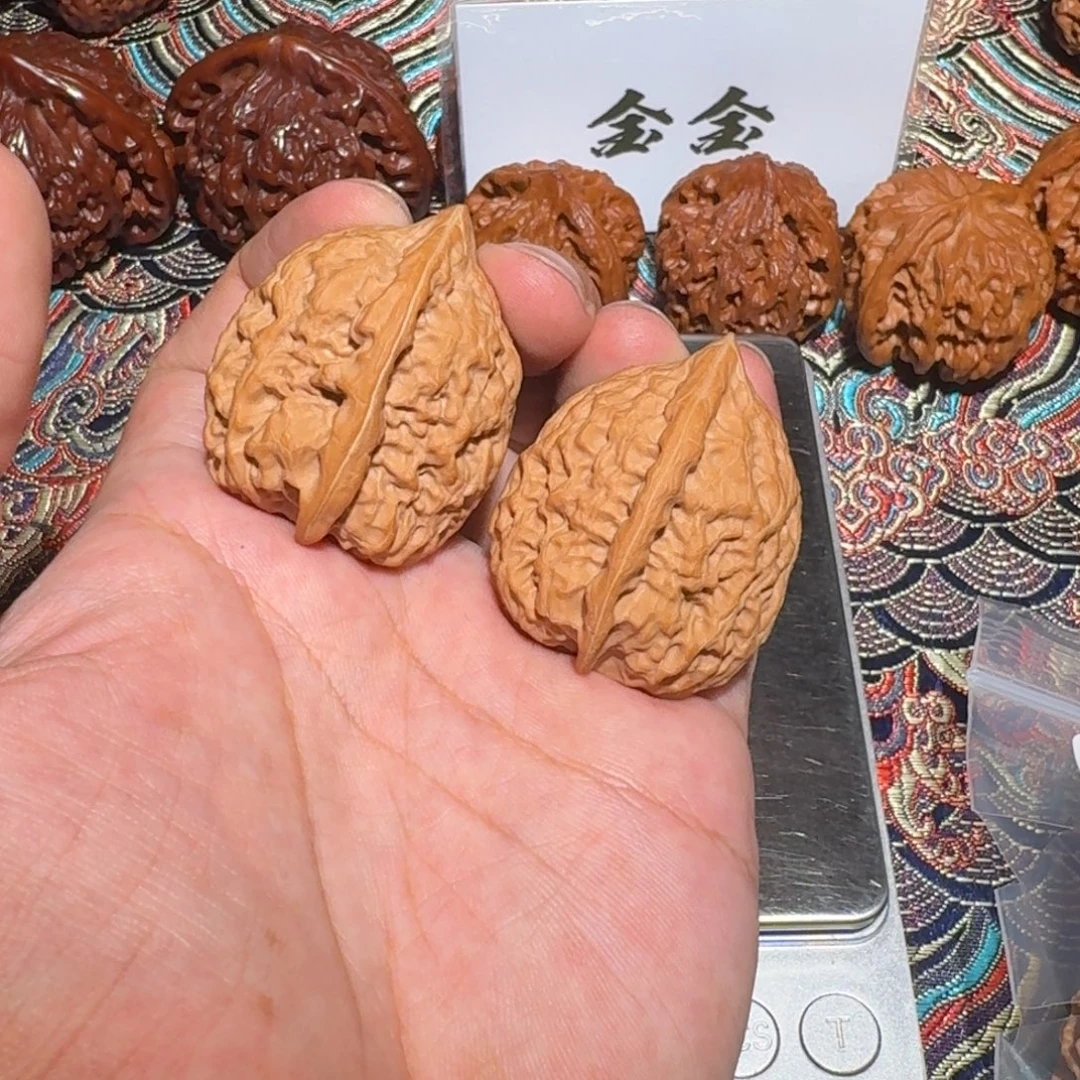 把件核桃1320沈鸡，尺寸33 35 43