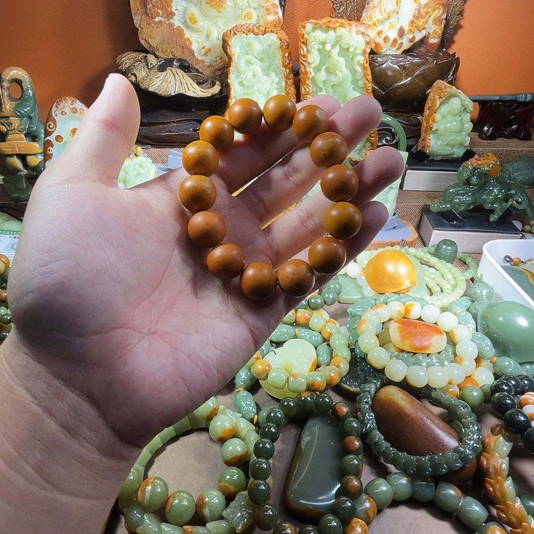 透闪石质玉未镶嵌珠宝奇石