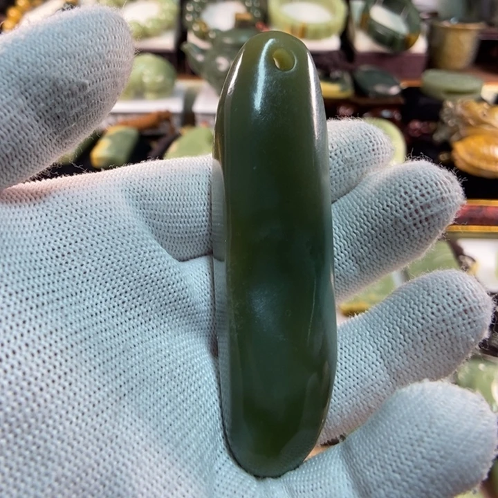 未镶嵌透闪石质玉把件