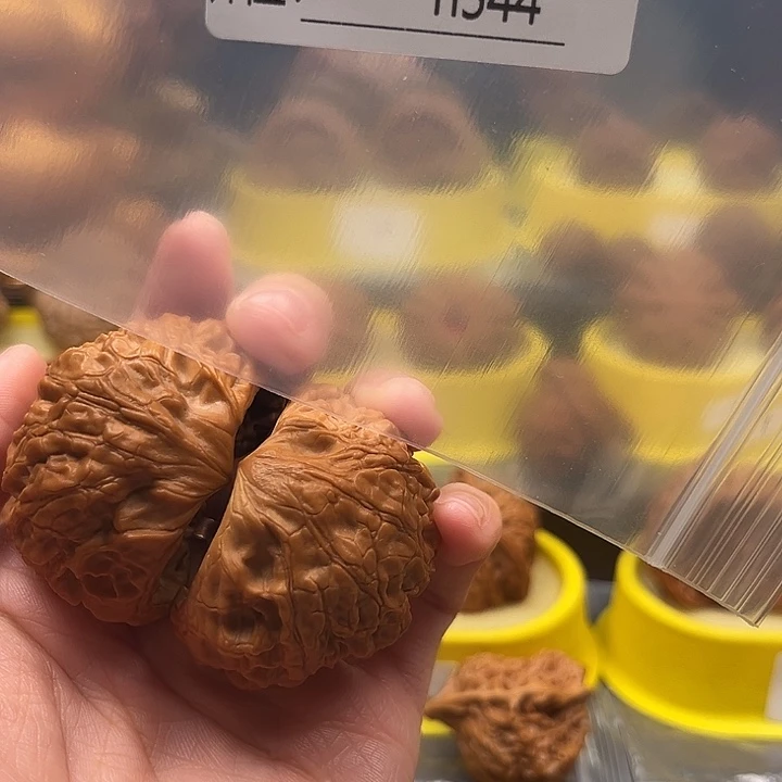 快***人文玩核桃吊坠蛇头