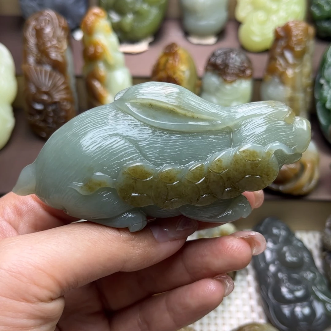 和田玉把件未镶嵌飞