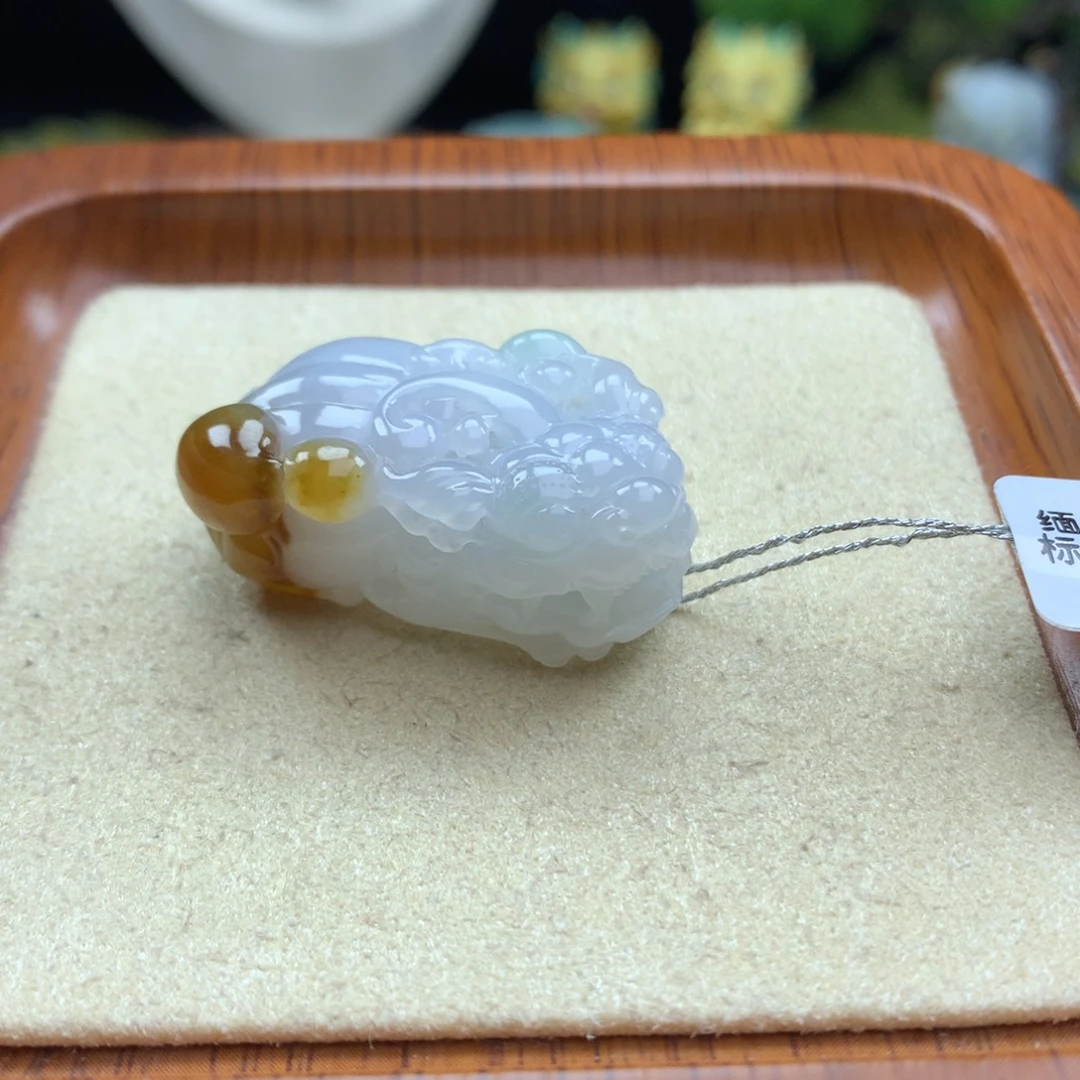 翡翠未镶嵌颈饰34