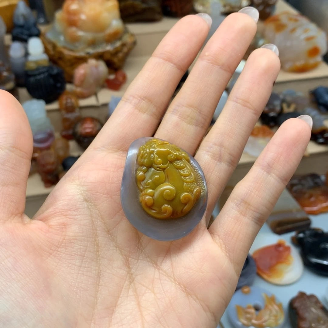 未镶嵌颈饰玛瑙/玉髓沧*