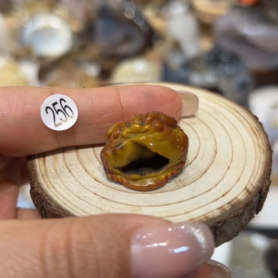 玛瑙/玉髓未镶嵌雕刻件