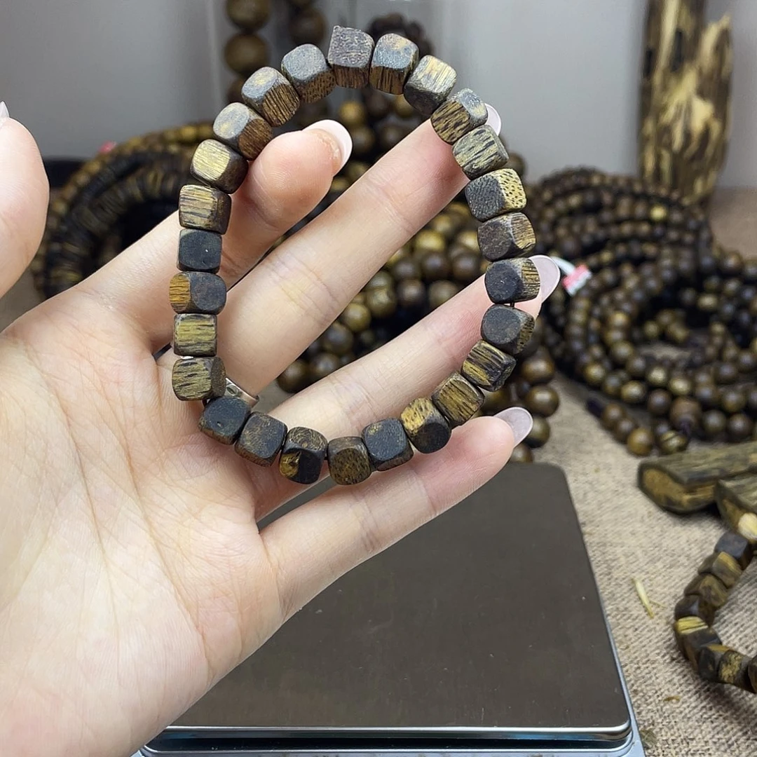 脆***皮沉香沉香碎屑方糖卡7