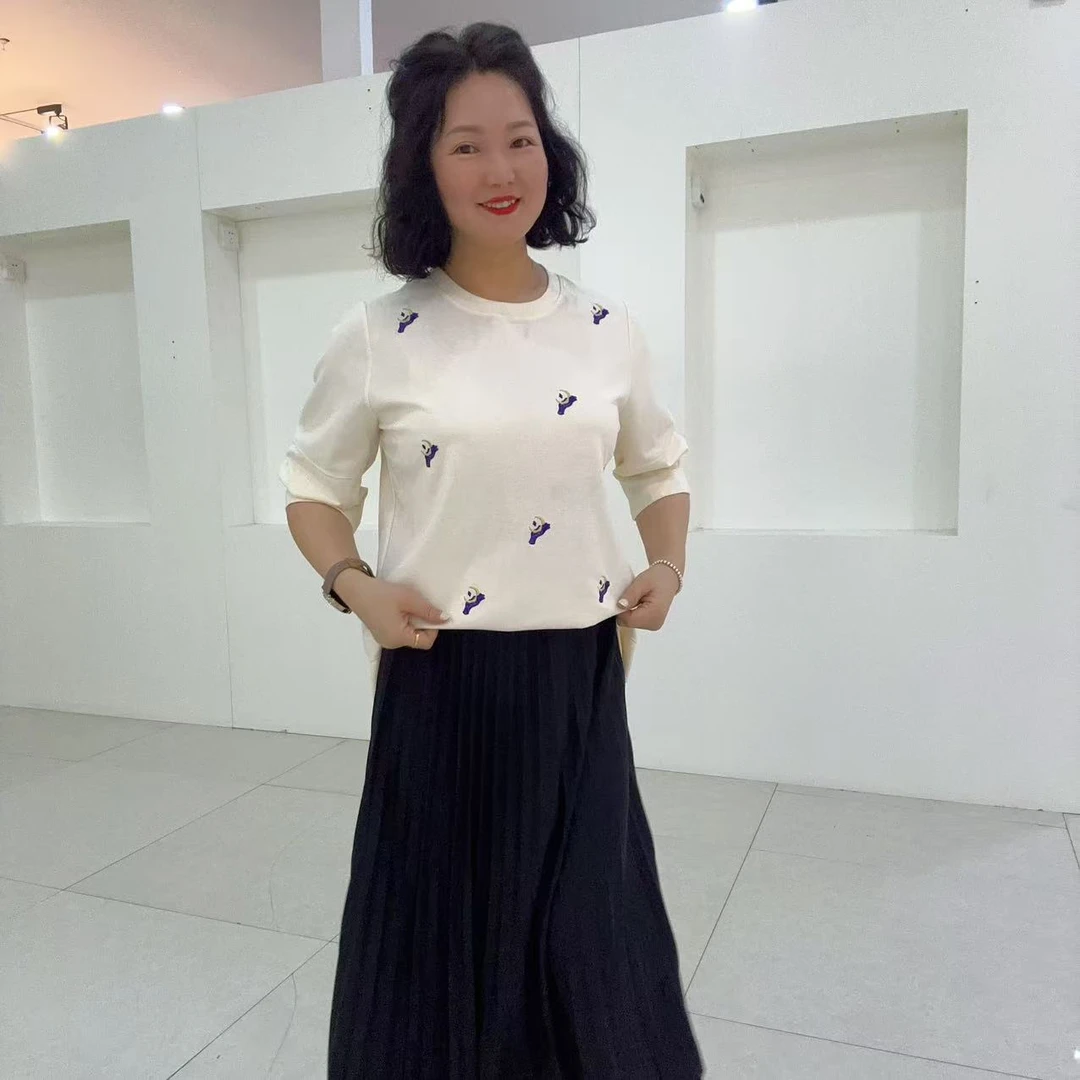 彦竹韩国正品圆领刺绣上衣女士