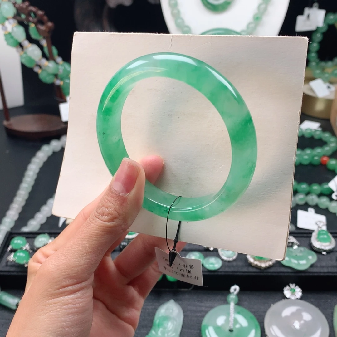 石英质玉未镶嵌手镯