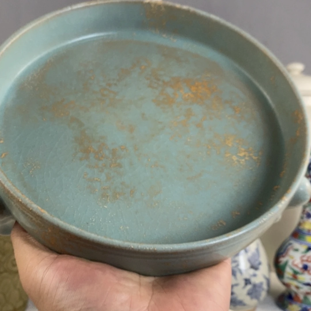 天青色的三足洗的