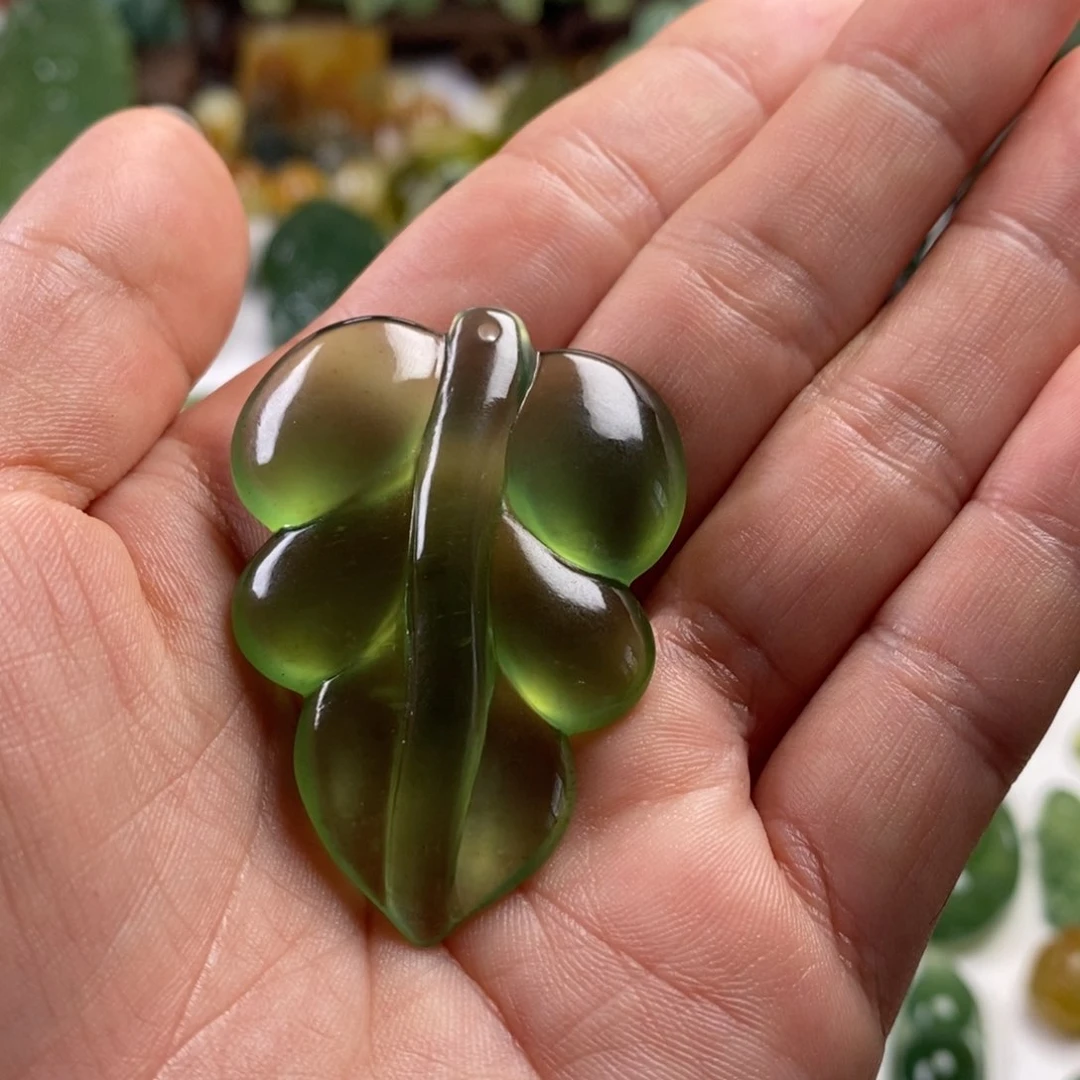 蛇纹石玉未镶嵌颈饰?****?