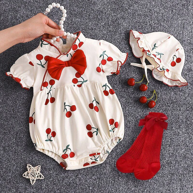 女童宝宝2025新款夏装包屁衣新生满月连体衣百天三角哈衣夏季套装