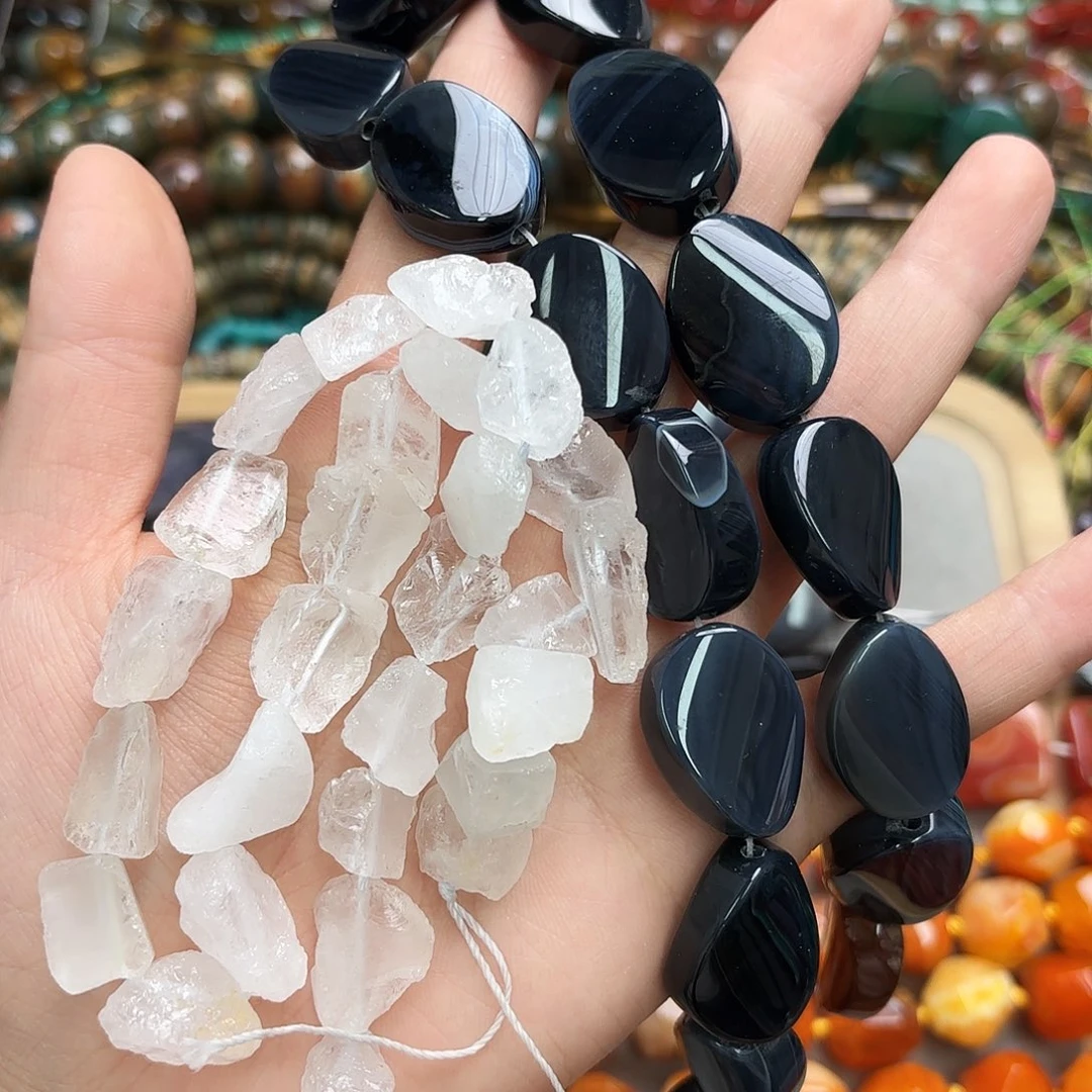 M***h玛瑙/玉髓未镶嵌珠宝半成品白水原石加玛瑙蛋型