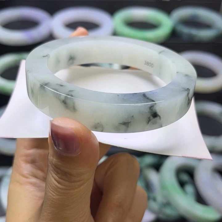 定制翡翠未镶嵌手镯