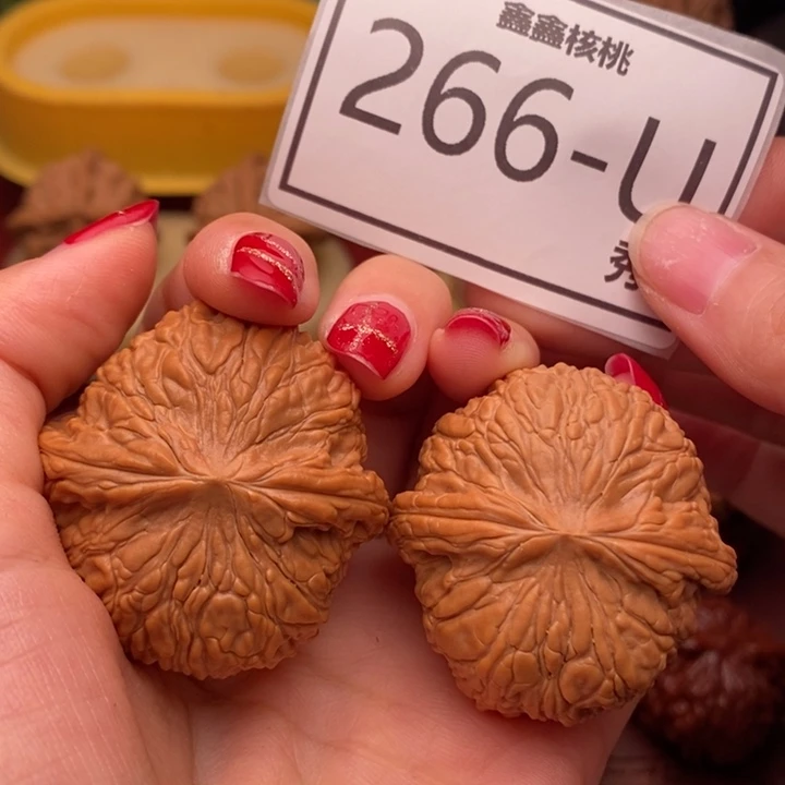 桃核把件泥鳅背41……