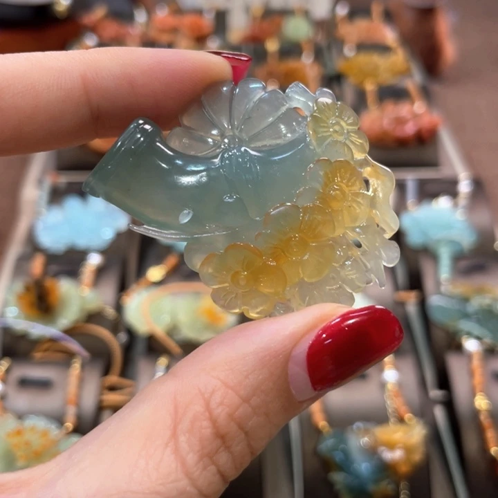 蛇纹石玉吊坠(赠链)未镶嵌