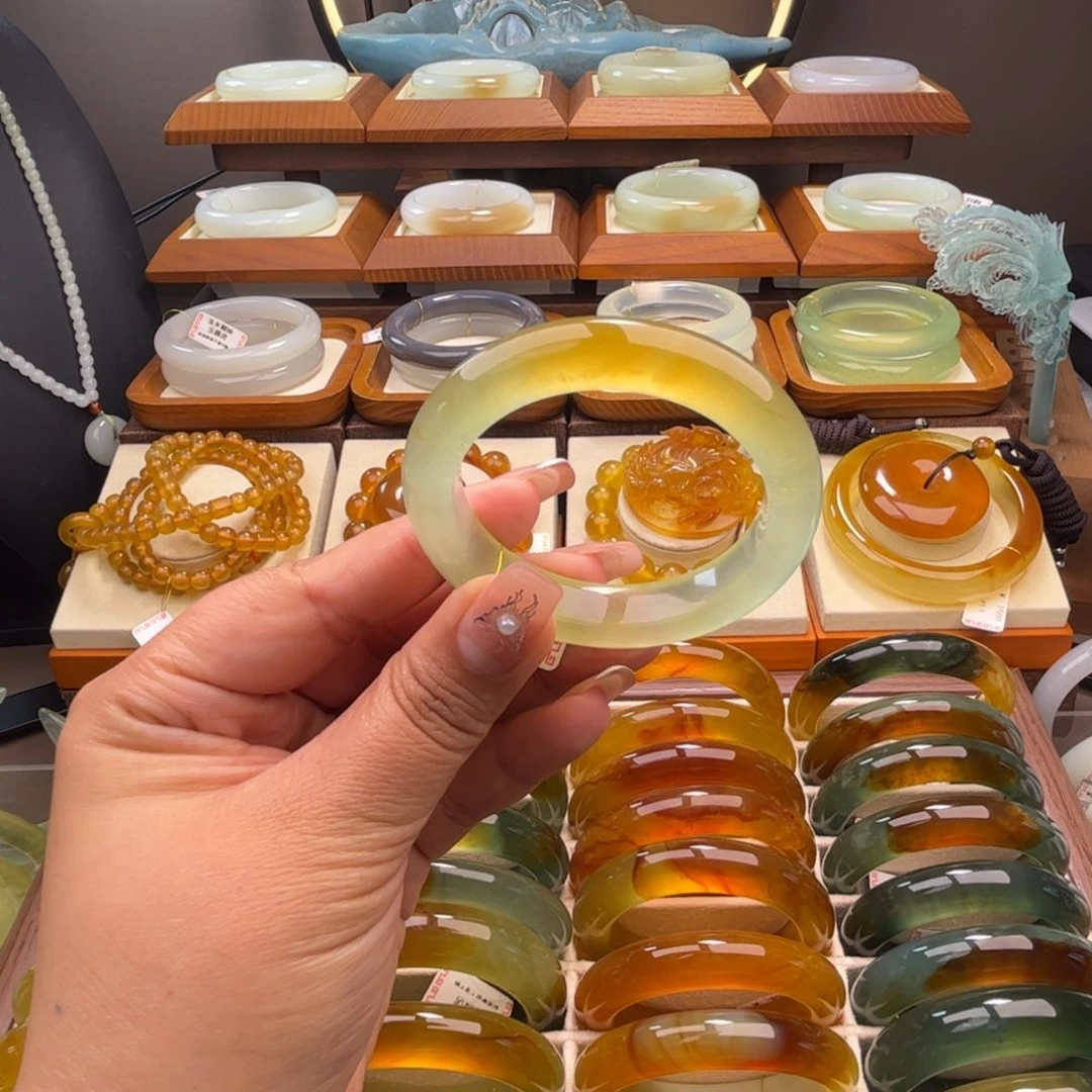 蛇纹石玉未镶嵌51-52