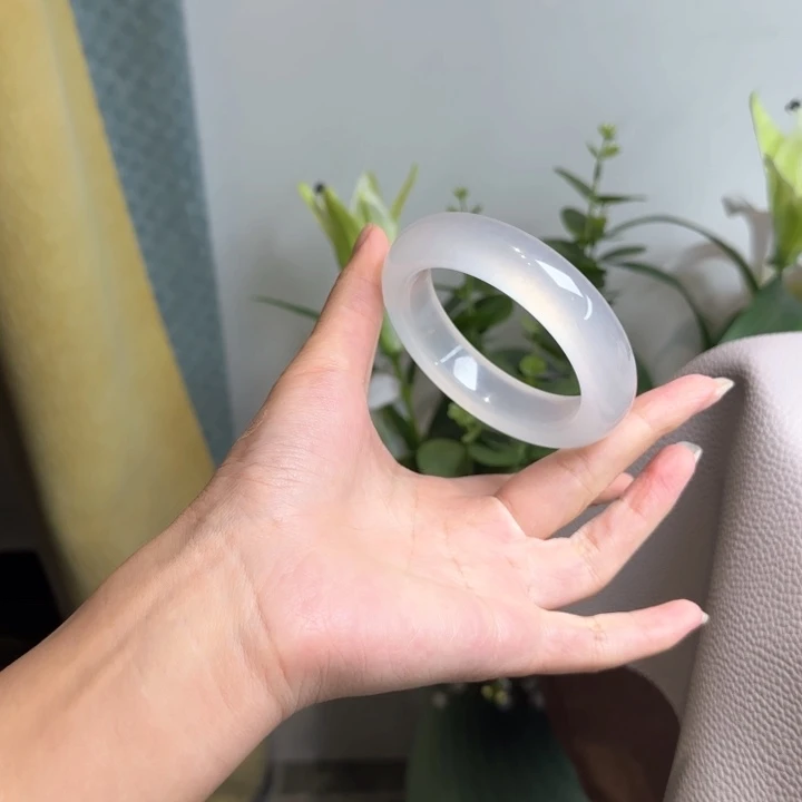 玉老****心时尚冰飘花手镯366