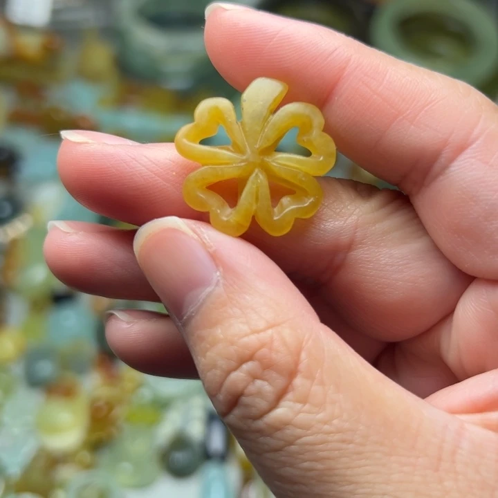 蛇纹石玉未镶嵌微瑕