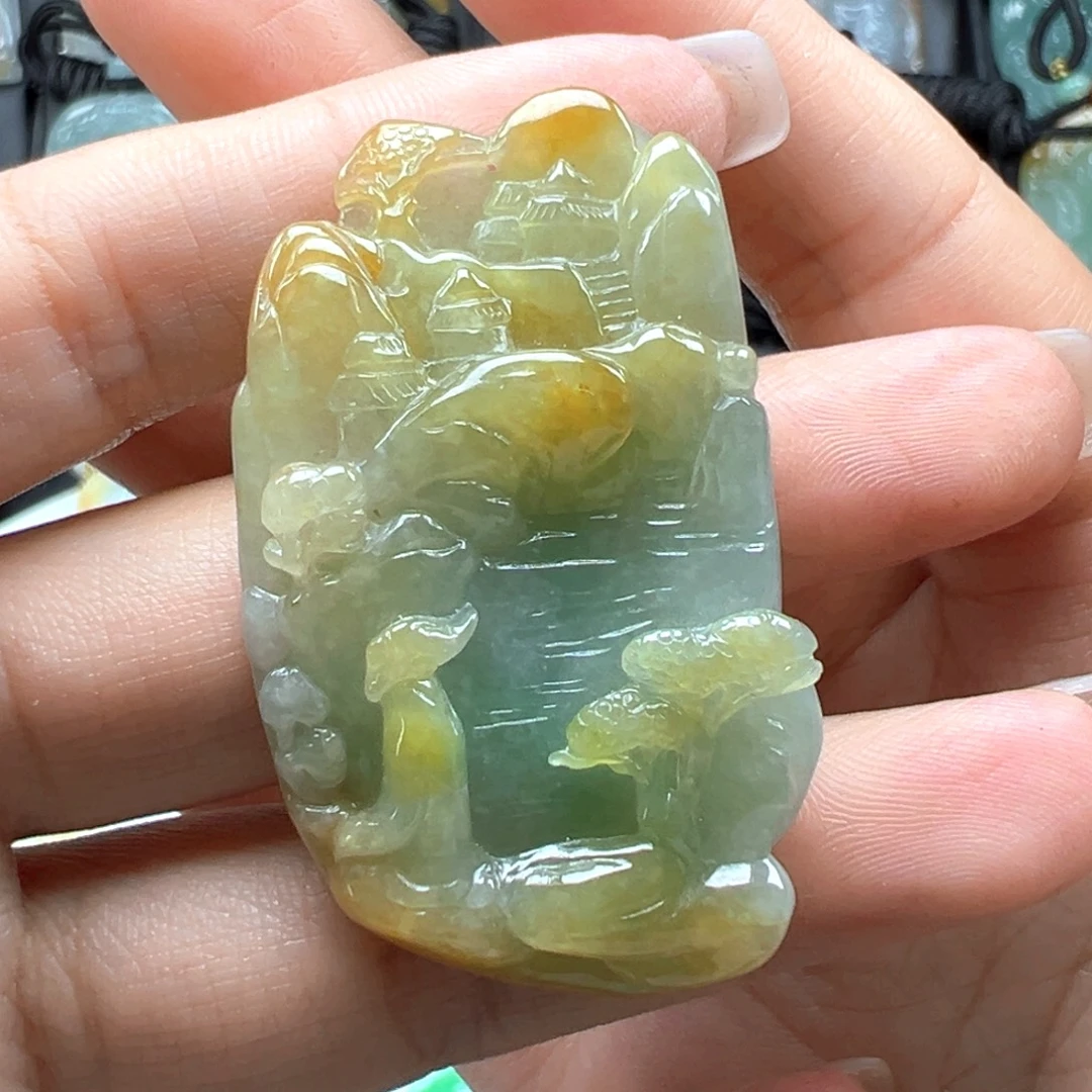 翡翠未镶嵌颈饰山水