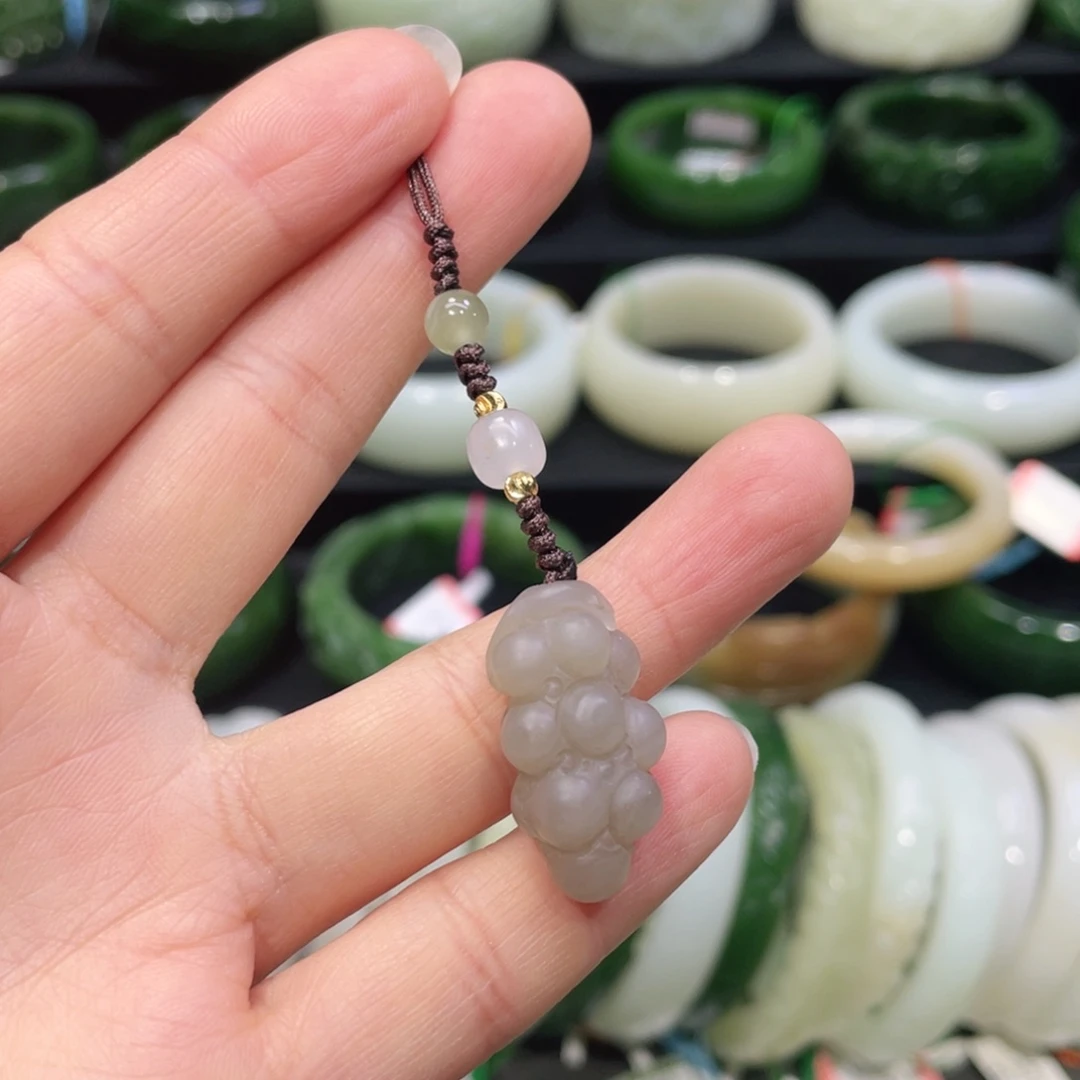 未镶嵌手镯和田玉手机链