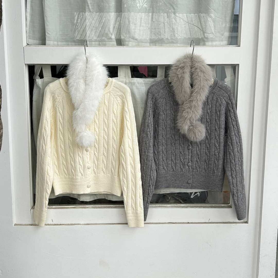 赵小小【氛围限定】95213 毛领麻花针织毛衣女宽松显瘦红色围脖毛衣