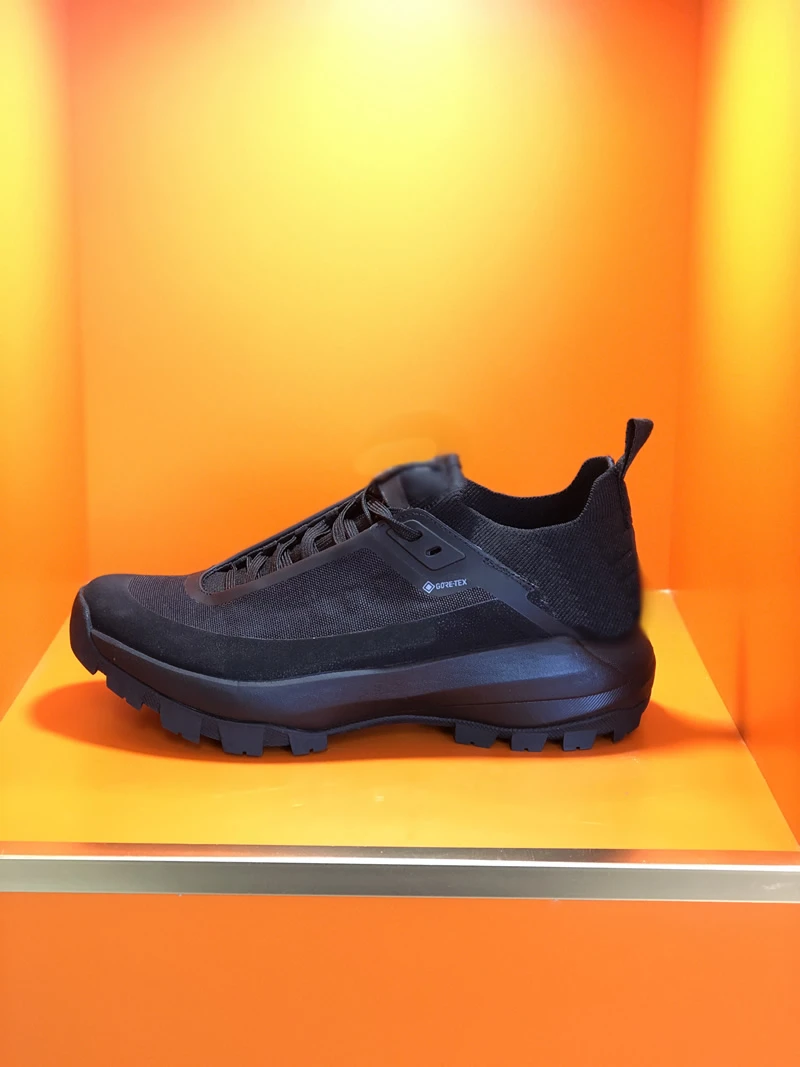 鸟 带B i a o防水透气徒步运动户外登山鞋