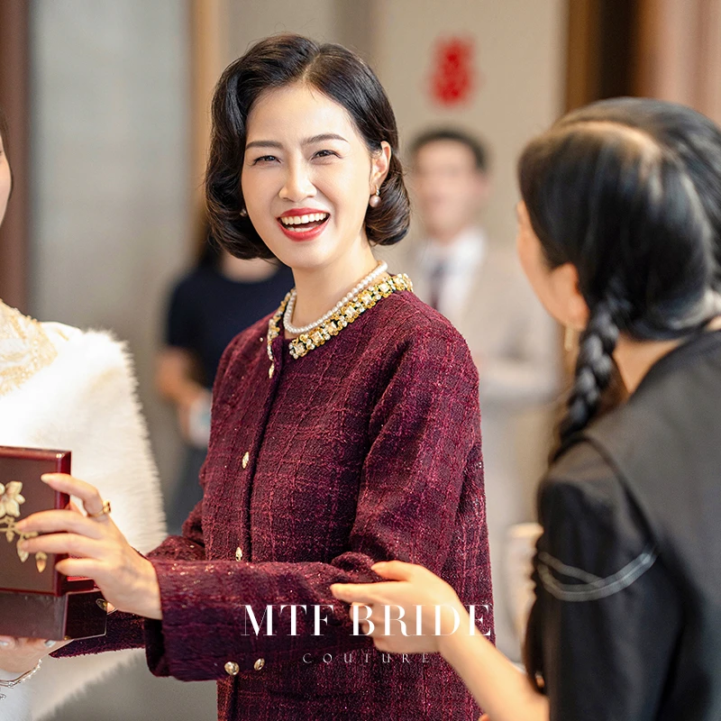 满庭芳华2025秋冬喜妈妈结婚宴礼服紫色减龄小香风套装轻奢高级感