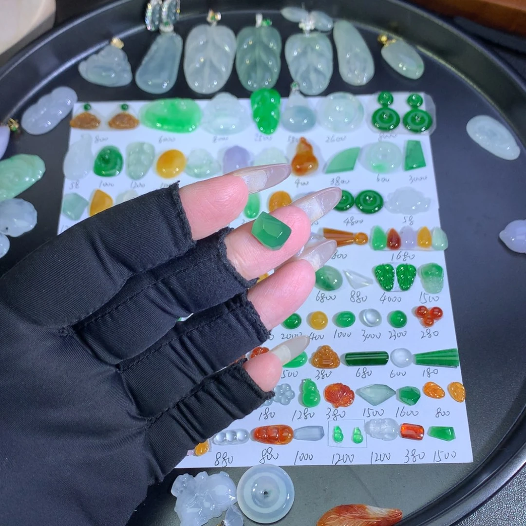 翡翠未镶嵌吊坠(不含链)绿切割天