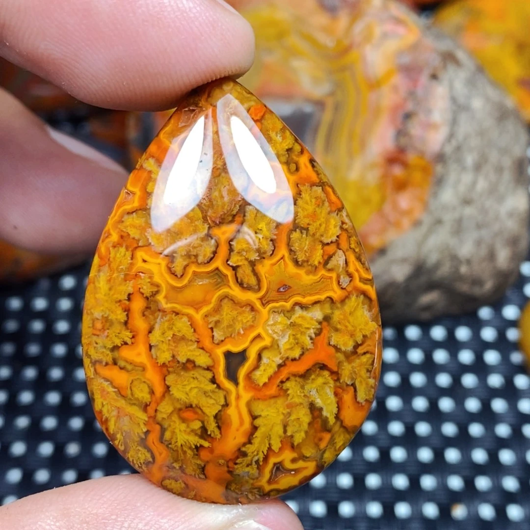 未镶嵌颈饰玛瑙/玉髓景*