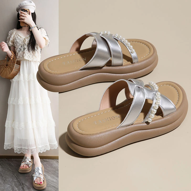 法式珍珠厚底拖鞋女夏季外穿2025新款仙女配裙子一字拖软底沙滩鞋