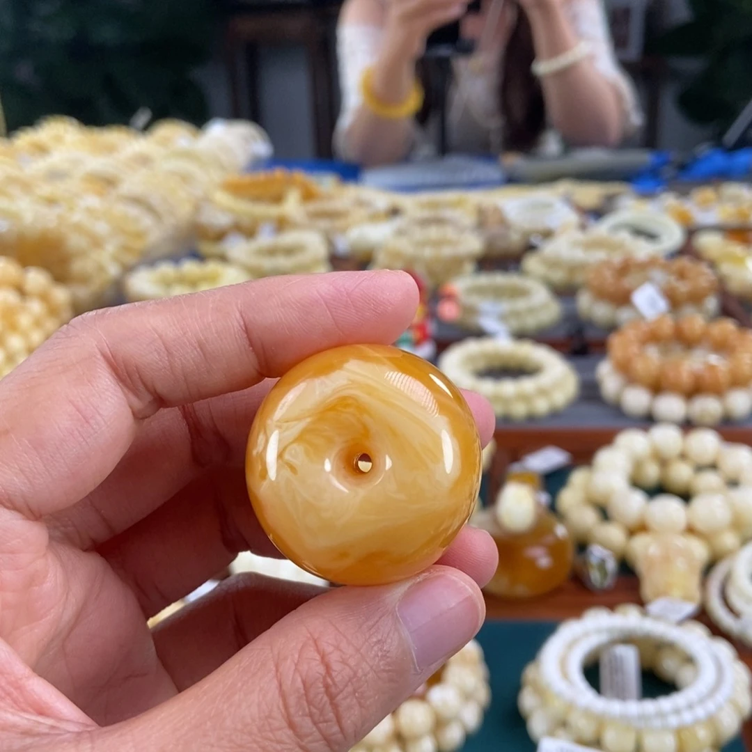 未镶嵌琥珀手链20.81鸡油红平安扣