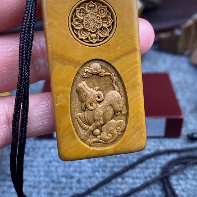 【闪购商品】原石雕刻手把件