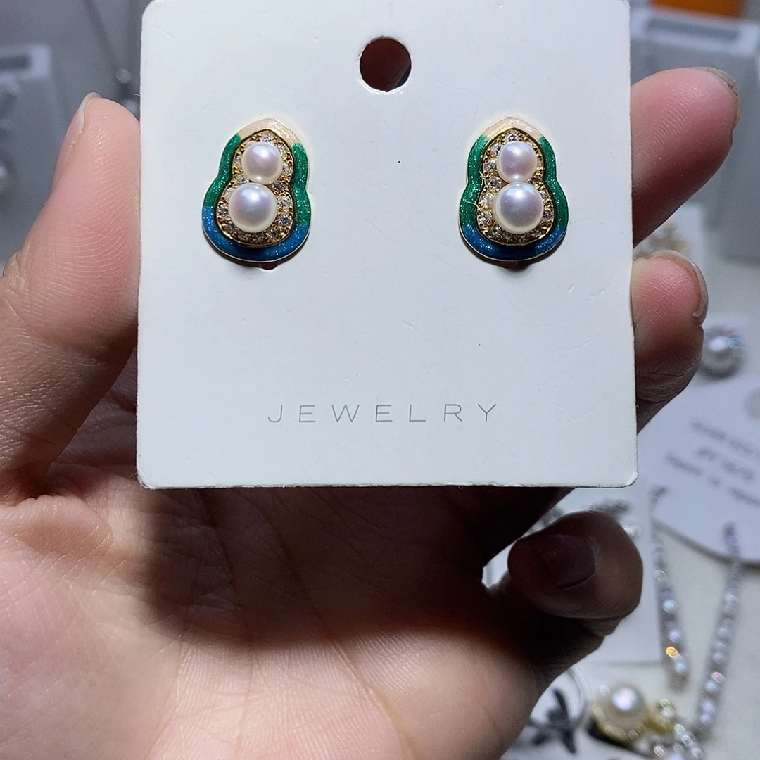 淡水珍珠耳饰未镶嵌